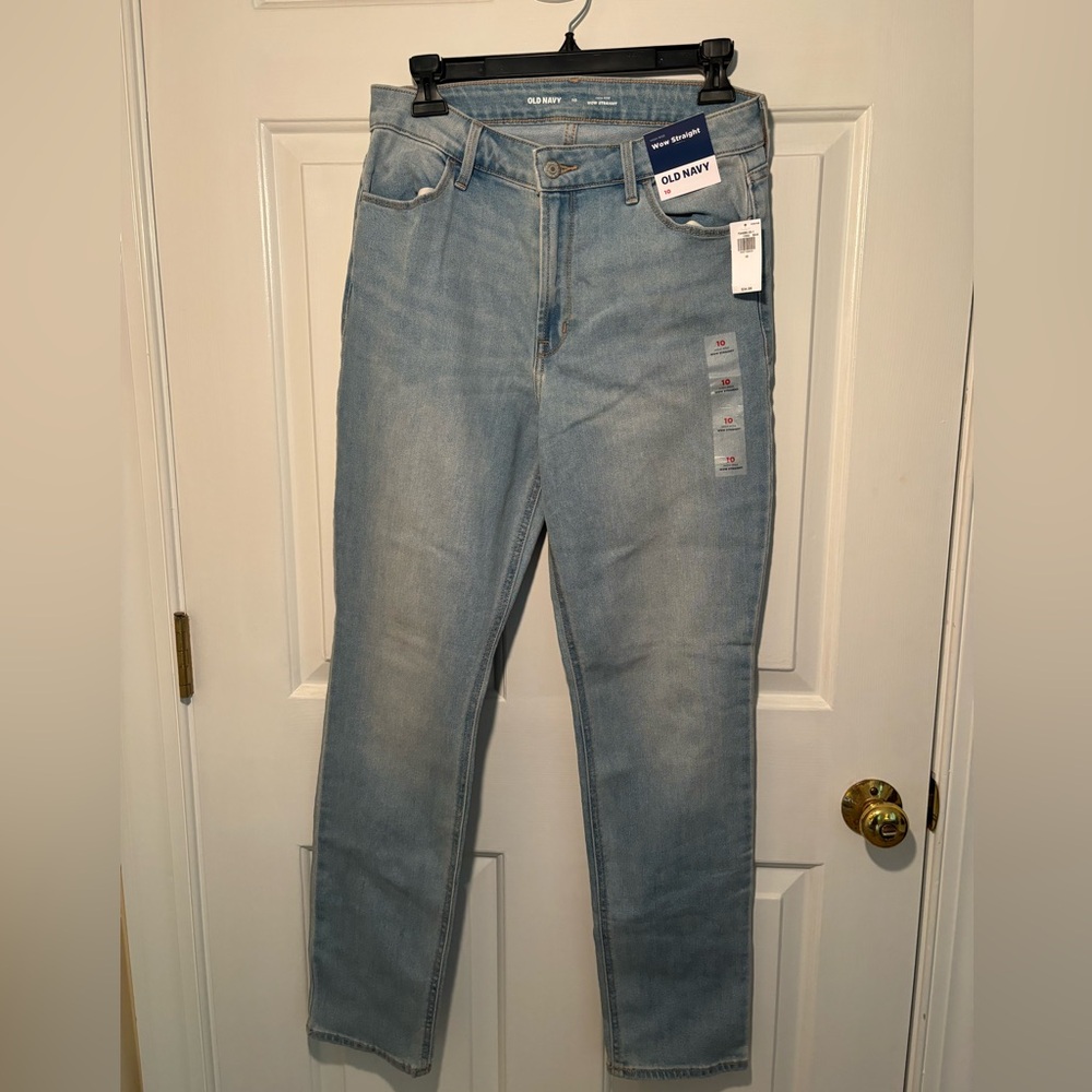 NEW WITH TAGS - Old Navy - High Rise Wow Straight Jeans - Size 10